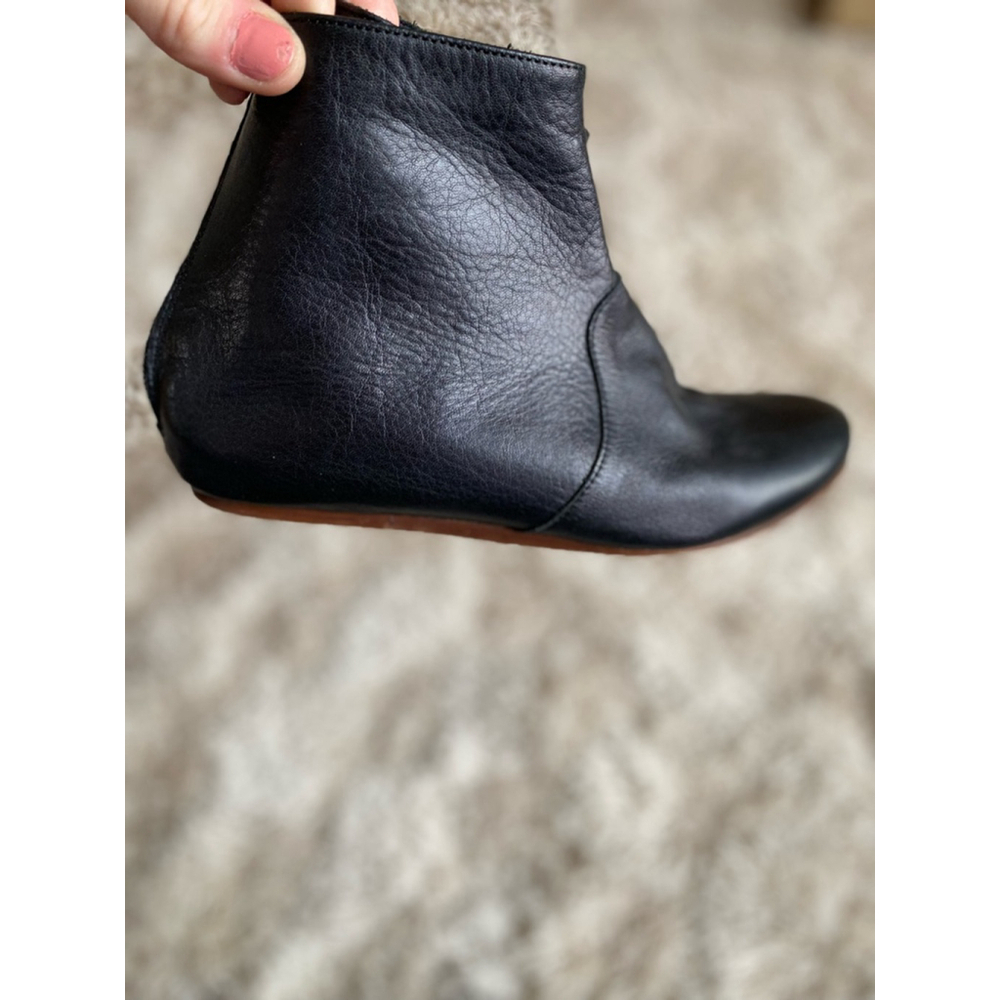 André Assous Leather Ankle Boots Flat Black Minimal Cottagecore Boho Spain Sz 36 - Picture 3 of 12